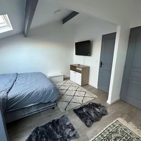 Sublime Maison De 2 Etages Avec Cour Villa